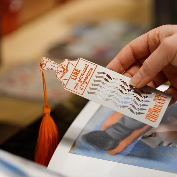 Marque page métal pour librairie