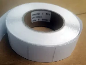 Rouleau de 1000 étiquettes antivol RF 40 × 40 mm Rouleau de 1 000 étiquettes antivol radiofréquence 8,2 MHz au format 40 × 40 mm