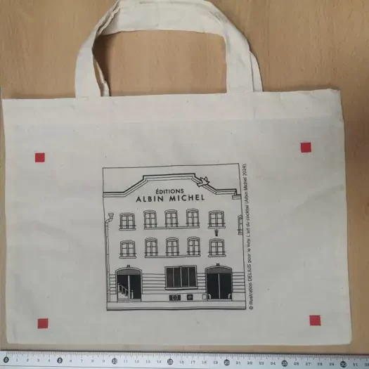 Tote bag en coton naturel personnalisé pour les Éditions Albin Michel, illustration de façade